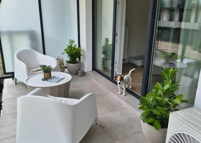 White Lotus Apartment *